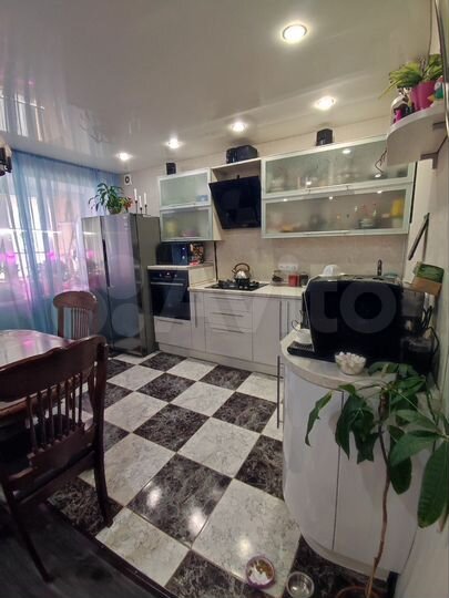 4-к. квартира, 102 м², 1/9 эт.