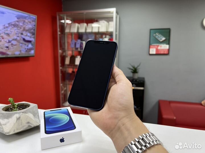 iPhone 12, 64 ГБ