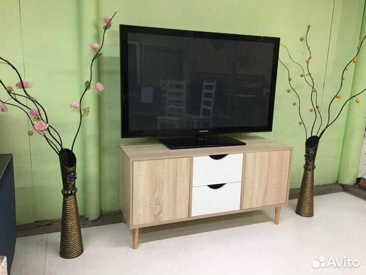 Тв тумба на деревянных ножках, тумба под телевизор