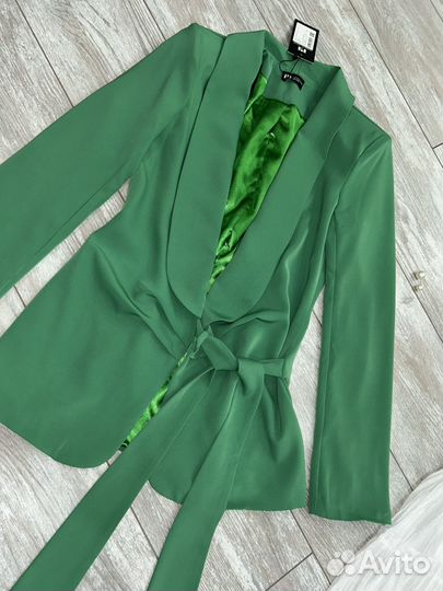 Новый женский костюм 42,44 р