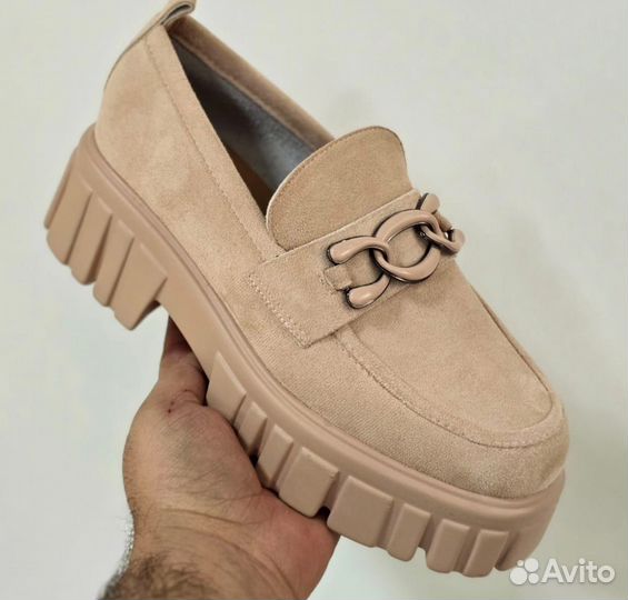 Лоферы женские бежевые