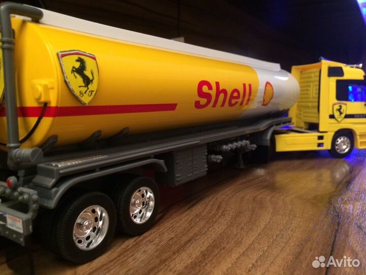 Тягач мерседес с бочкой шелл