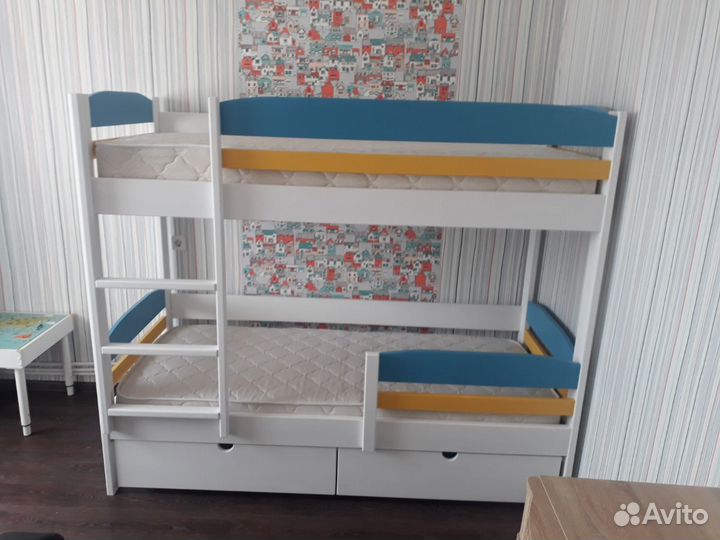 Двухъярусная кровать