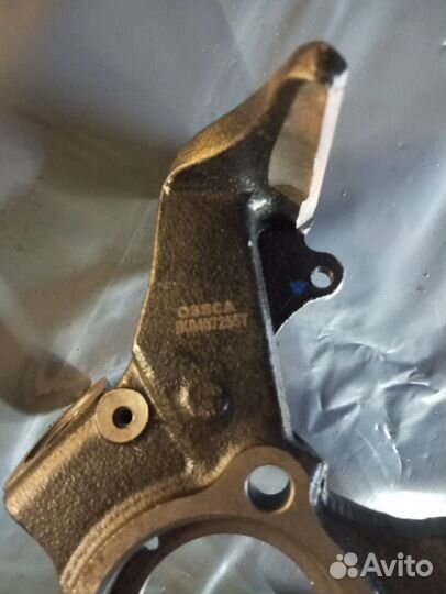 Кулак поворотный левый skoda octavia