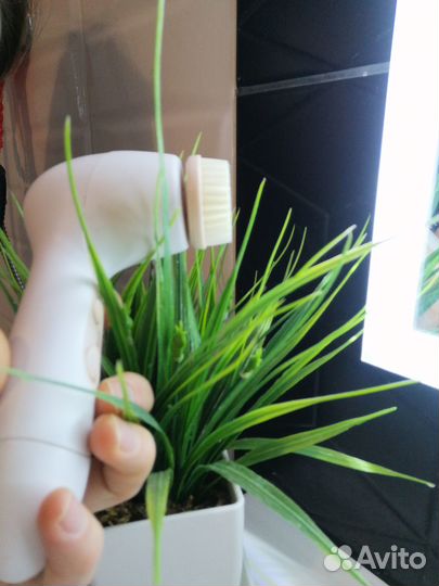 Щетка для чистки лица