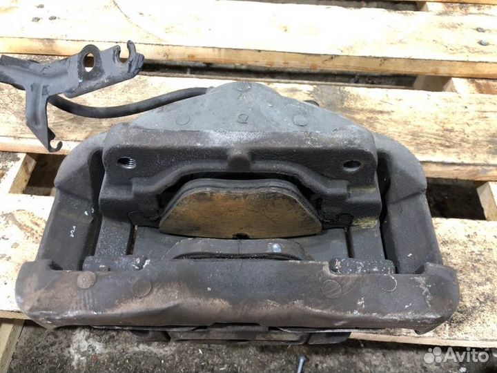 Суппорт тормозной передний правый Bmw 5 E60 N52B25