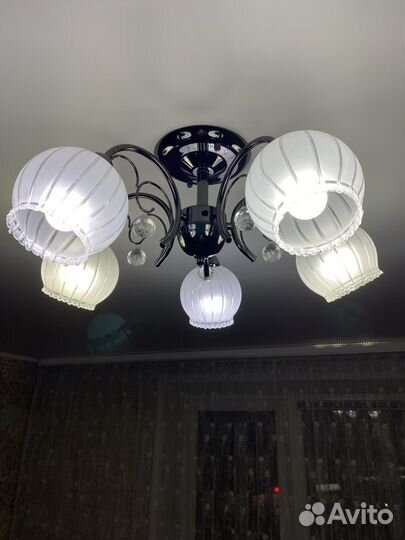 Люстра потолочная и бра