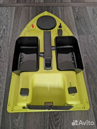 Прикормочный кораблик D18