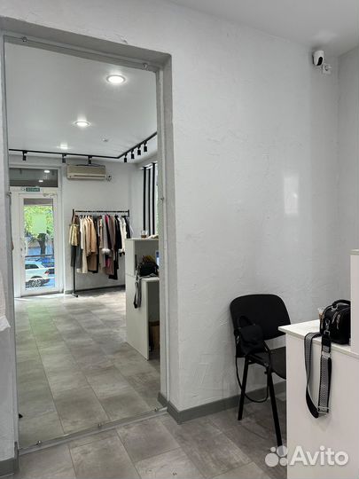 Магазин женской одежды, обуви, аксессуаров