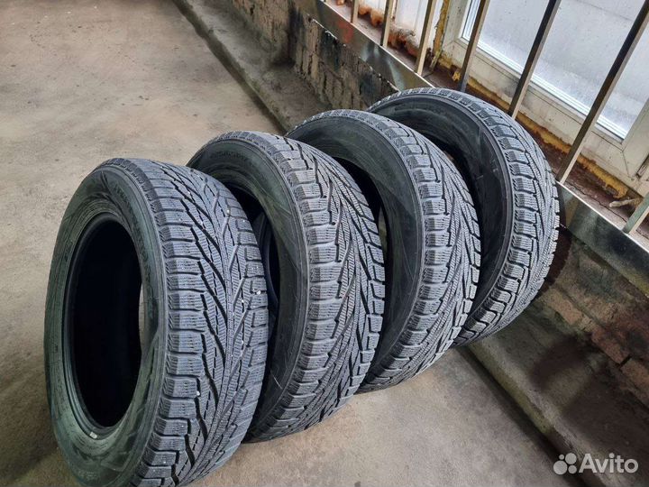 Nokian Tyres Hakkapeliitta R2 SUV 225/65 R17 106M