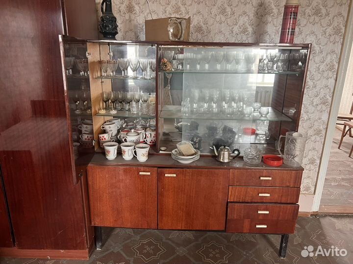 Кровать, шкаф, комод