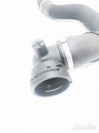 Патрубок охлаждения Land Rover Range Rover Velar