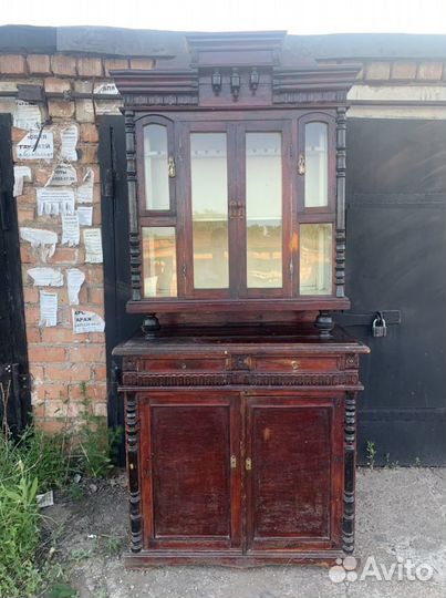 Антикварный буфет