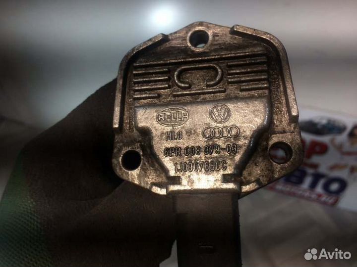 Датчик уровня масла Volkswagen Passat B6 BVY