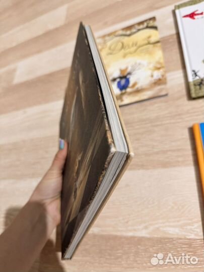 Сладкоежка и все все все, Армстронг, Дом