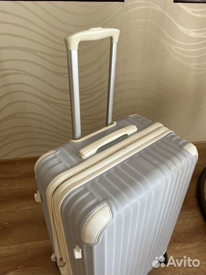 Чемодан большой с расширением; Legend Walker