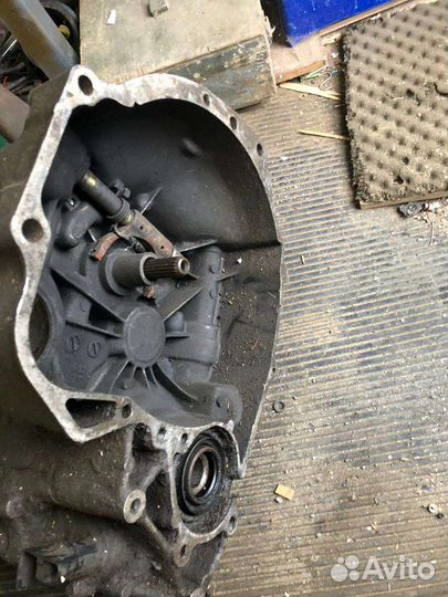 Коробка передач на Nissan Almera 1996 г.в