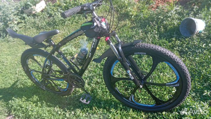 Продам велосипед новый BMW