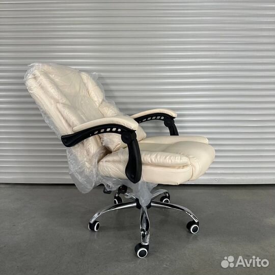 Офисное кресло