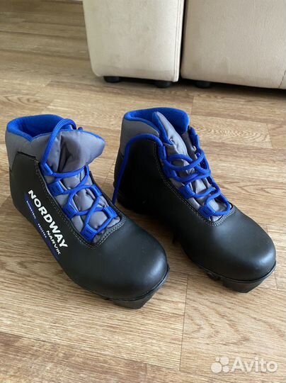 Лыжные ботинки