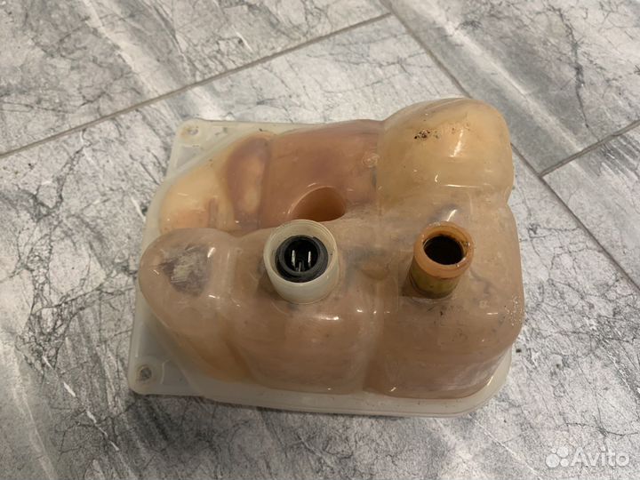 Расширительный бачек audi A6 C4 2.6 ABC