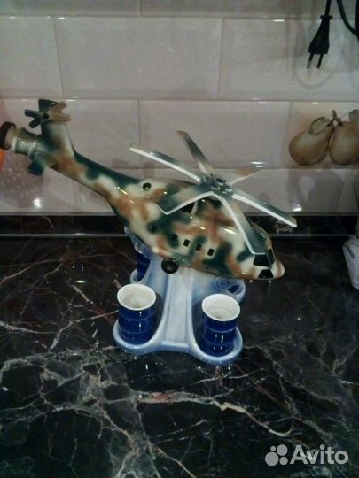 Штоф. Вертолет со стопками