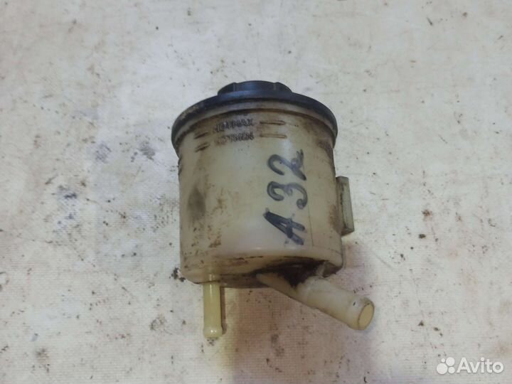 Бачок гур Nissan Cefiro A32 /Maxima