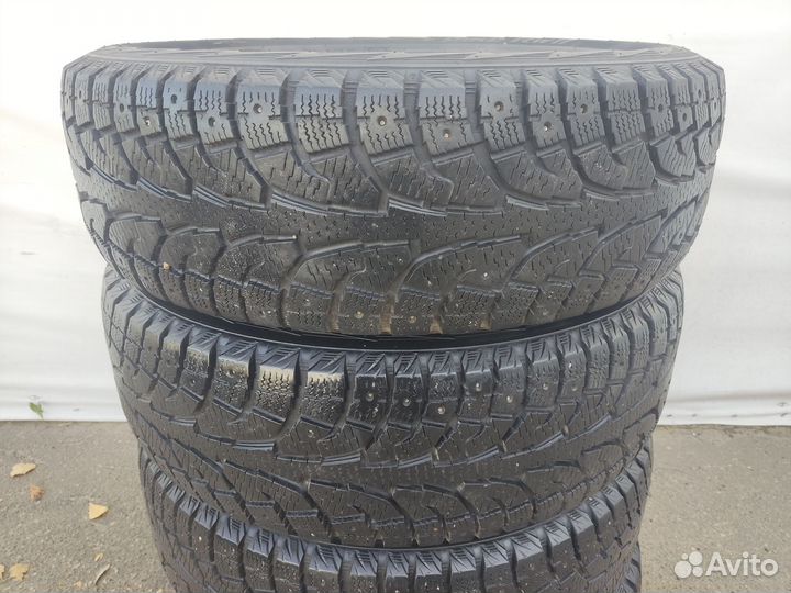 Hankook Winter I'Pike 215/65 R16