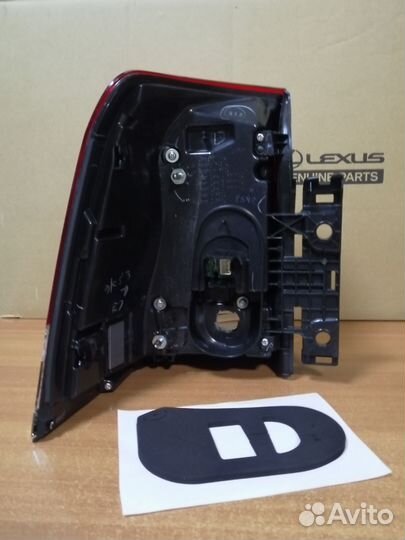 Фонарь задний toyota land cruiser 200 81561-60B80