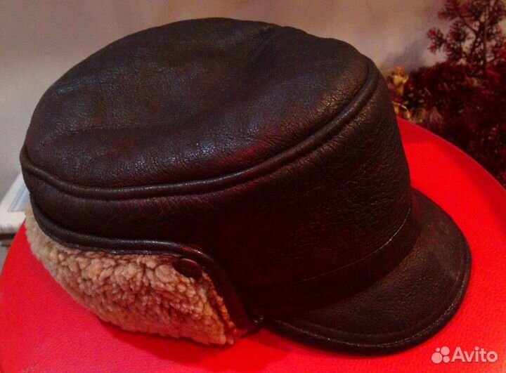 Шапка зимняя из кожи и овчины