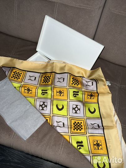 Платок Nanushka