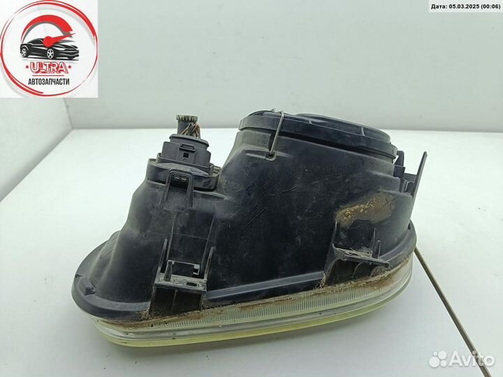 Фара правая б/у Volkswagen Golf-4