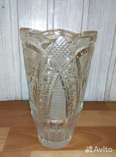 Ваза для цветов хрустальная