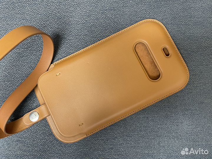 Чехол Apple iPhone Leather Sleeve для iPhone 12