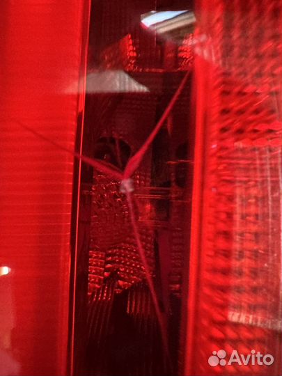 Фонарь задний Мерседес W 204 Оригинал с дефектом