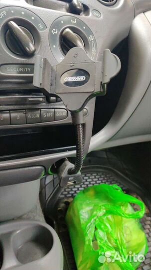 Автомобильный держатель телефона + зарядное