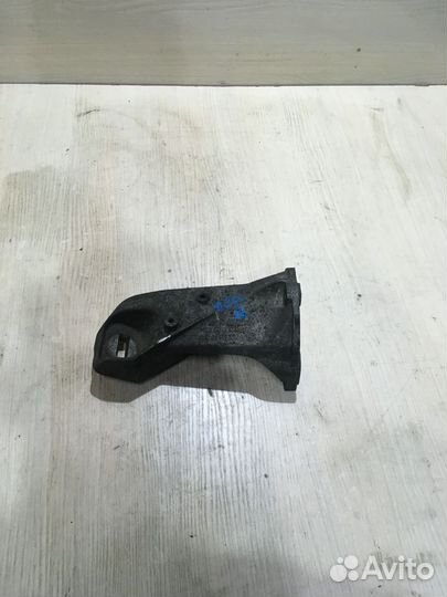 Кронштейн двигателя правый Ауди 80 Б3 893199308B