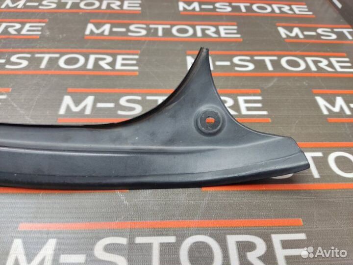 Водосток багажника задний правый Bmw 7-Series