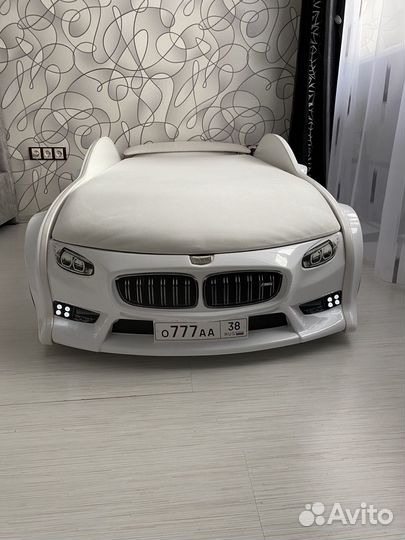 Детская кровать машина