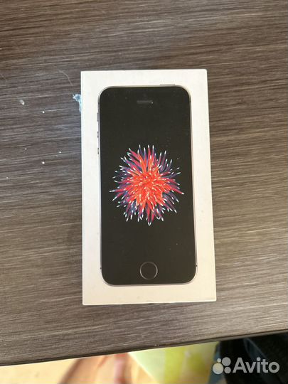 iPhone SE, 16 ГБ