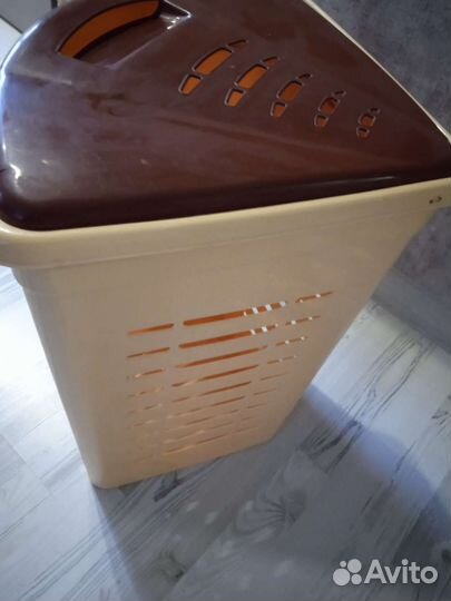 Угловая корзина для белья