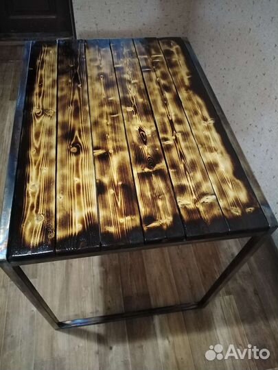 Стол с стульями