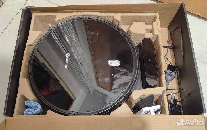 Робот пылесос neatsvor x520