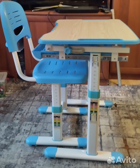 Детский стол и стул растущая парта)