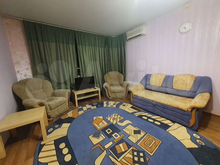 1-к. квартира, 42 м², 4/10 эт.