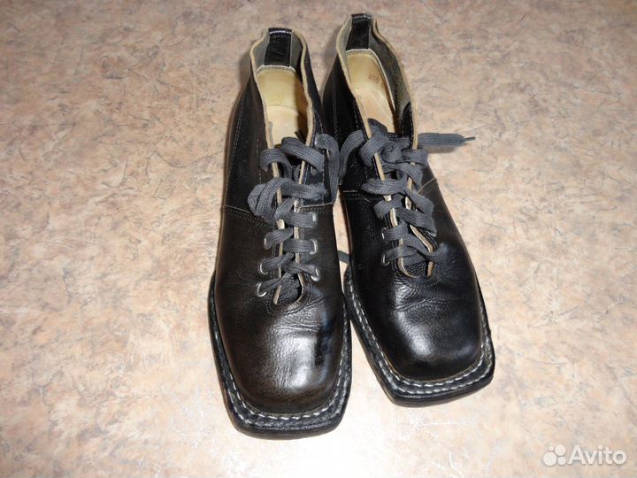 Лыжные ботинки для беговых лыж