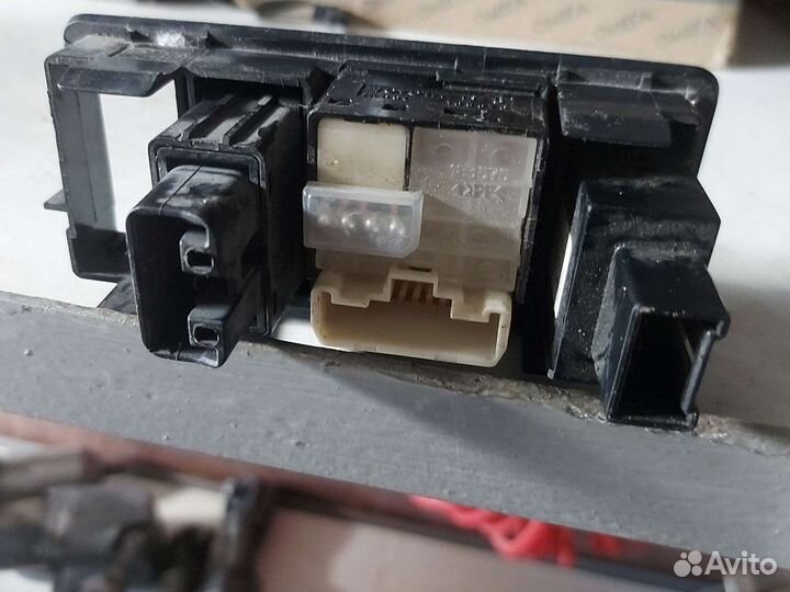Блок управления зеркал toyota avensis 2007г