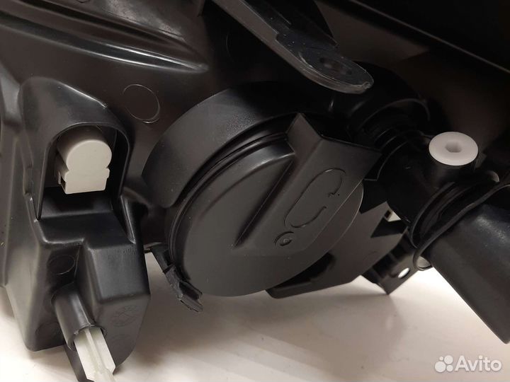 Фара правая Renault sandero