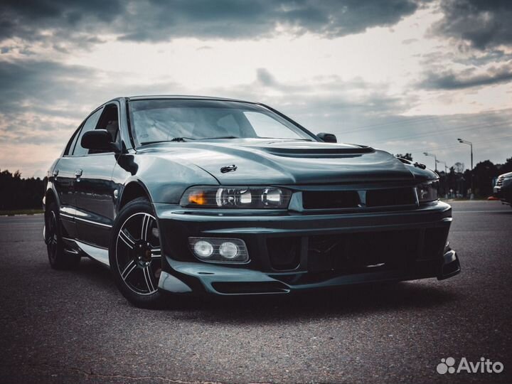 Решетка радиатора Vogue 2 для Mitsubishi Galant 8