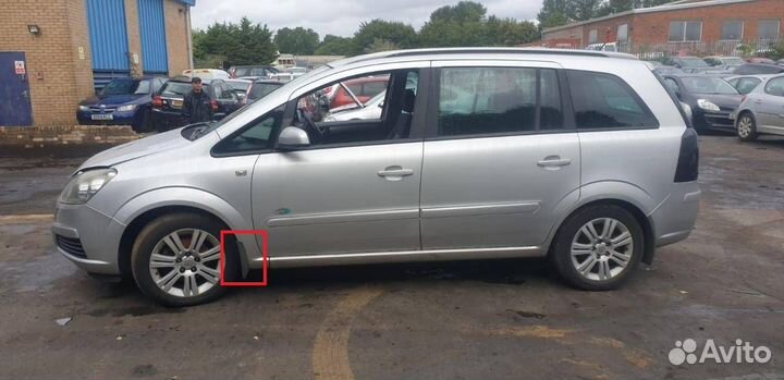 Брызговик передний Opel Zafira 2 (B) 2006 93199299